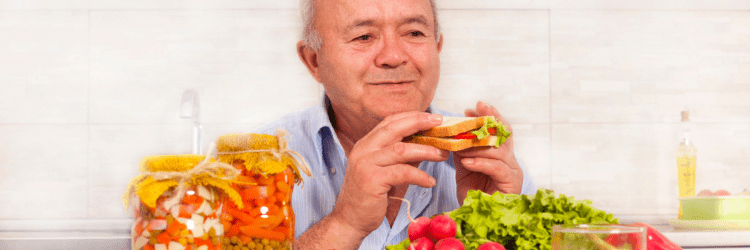Dieta dla seniora po 80 roku życia - co powinno znaleźć się na talerzu?